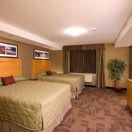 Woodlands Inn & Suites Fort Nelson Εξωτερικό φωτογραφία