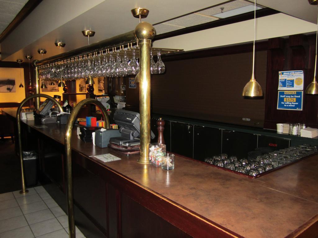 Woodlands Inn & Suites Fort Nelson Εξωτερικό φωτογραφία