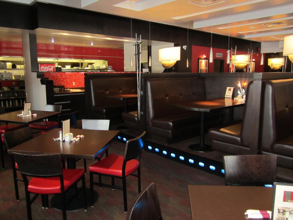Woodlands Inn & Suites Fort Nelson Εξωτερικό φωτογραφία