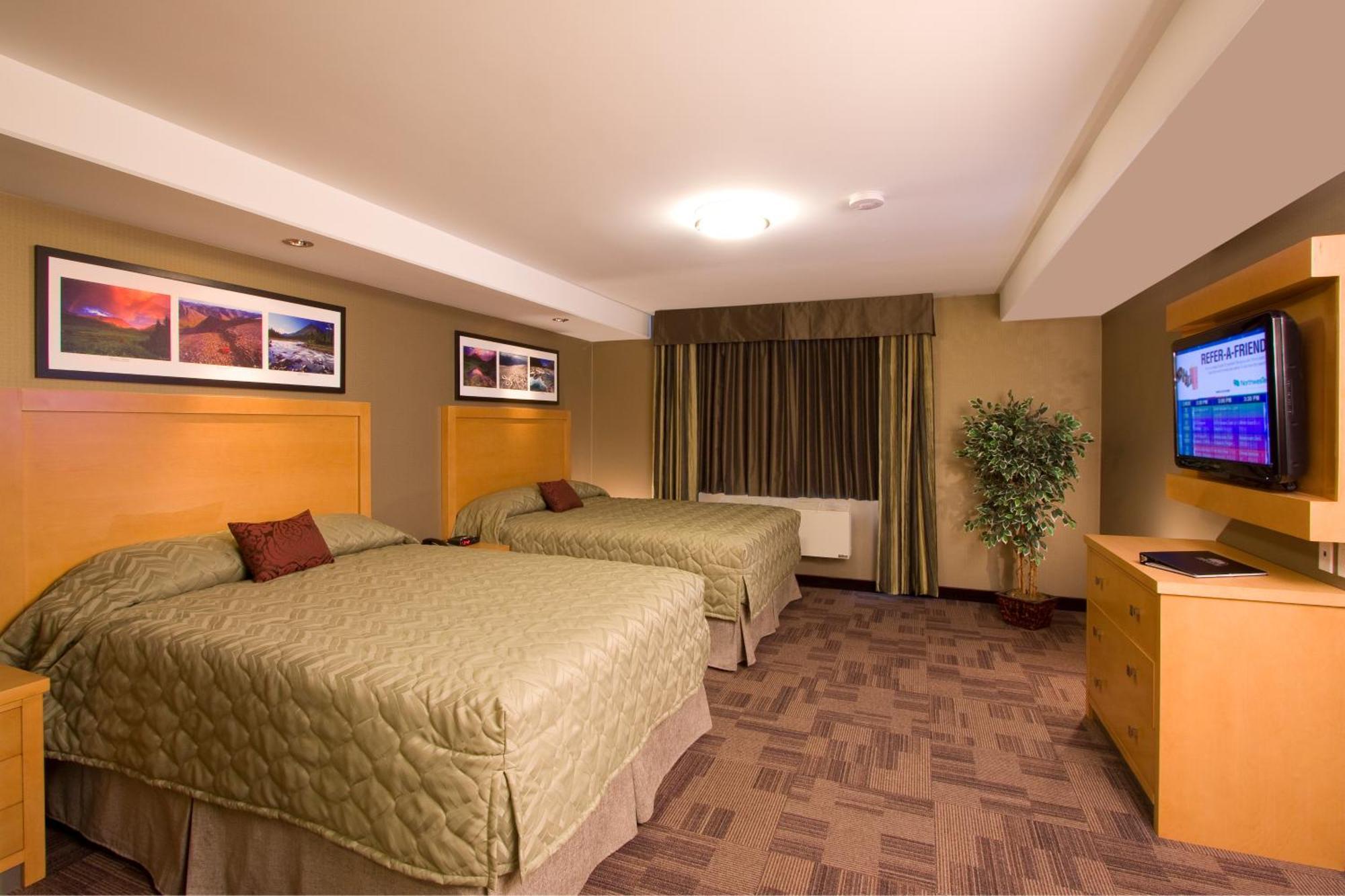 Woodlands Inn & Suites Fort Nelson Εξωτερικό φωτογραφία