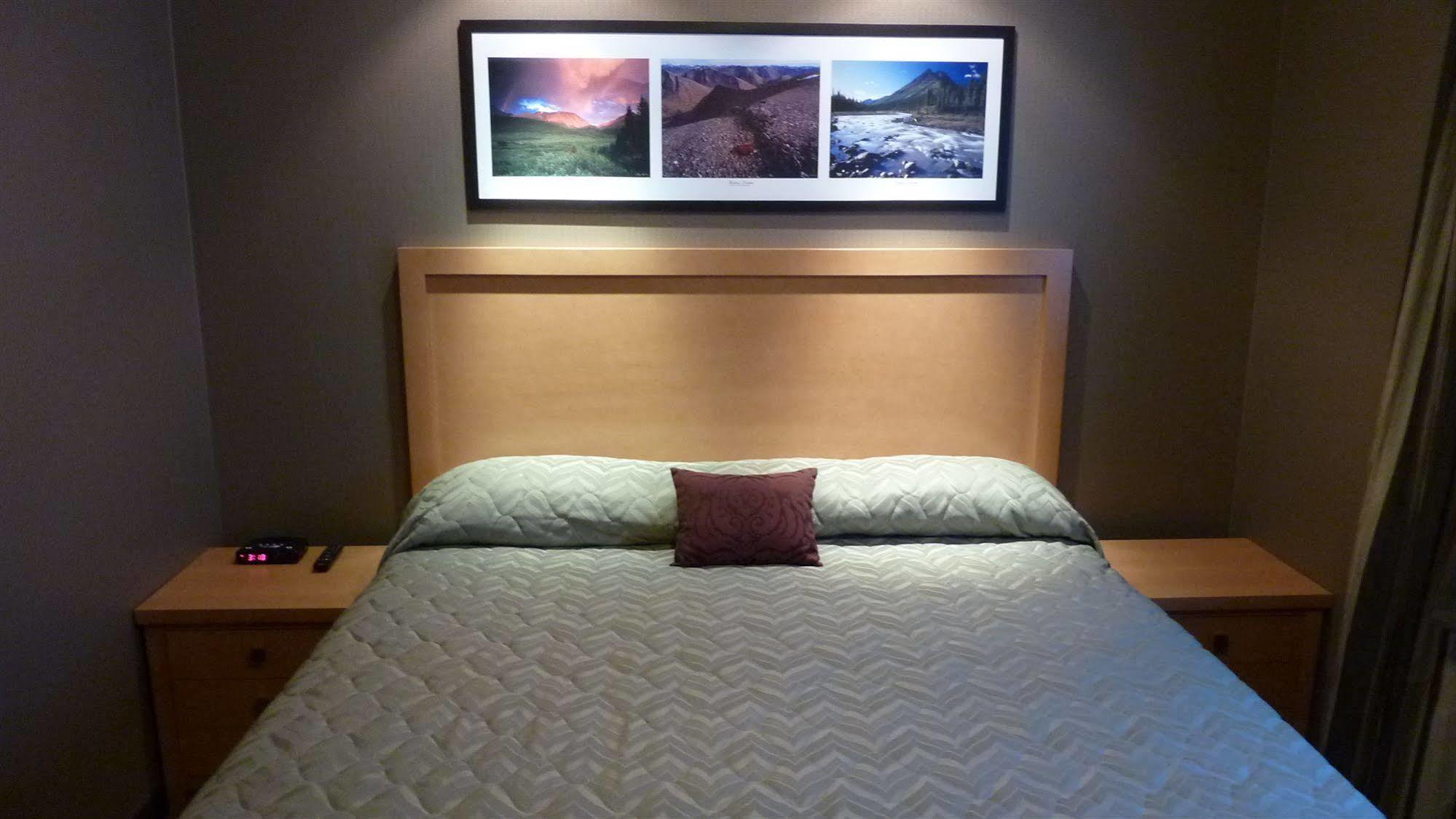 Woodlands Inn & Suites Fort Nelson Εξωτερικό φωτογραφία