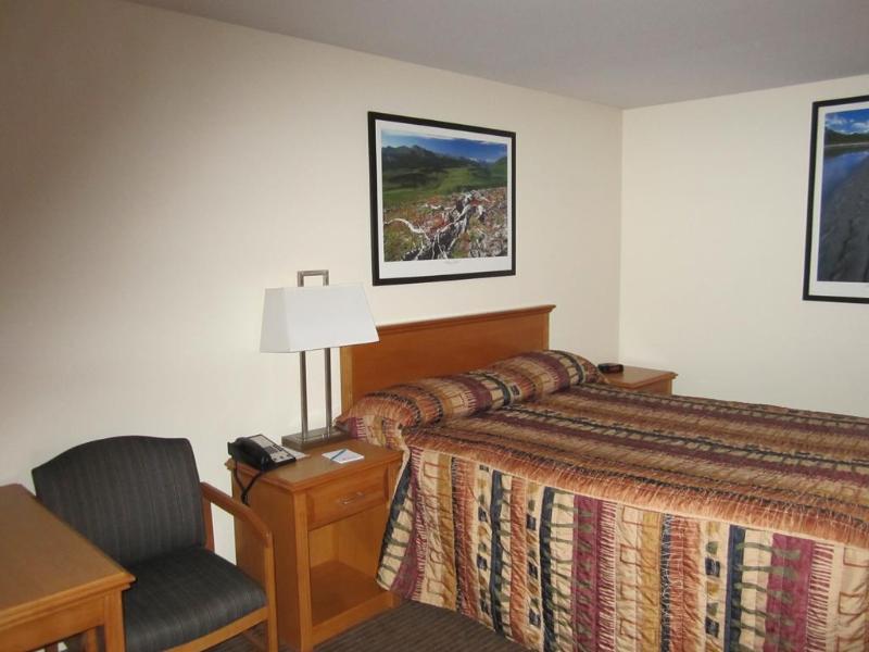 Woodlands Inn & Suites Fort Nelson Εξωτερικό φωτογραφία